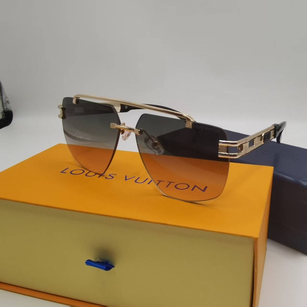 Classic LV glasses second-hand - fashionable lens design